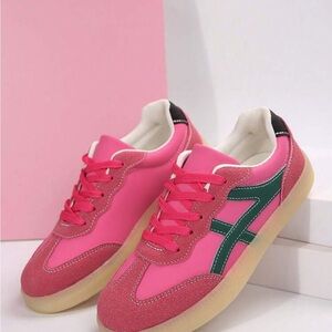 Cute sporty shoes very comfy worn 4/5 times